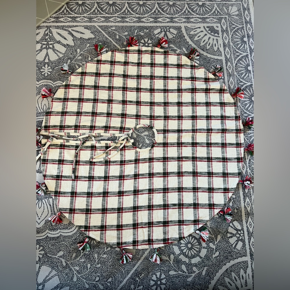 Aspen Plaid Holiday Christmas Tree Skirt